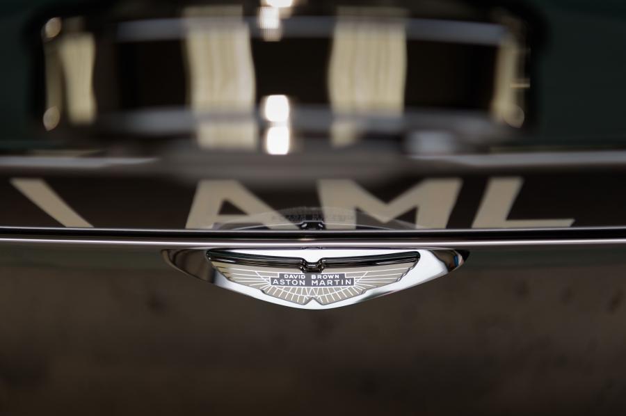 Детали экстерьера Aston Martin DB4 GT Continuation 2017 года  (WW) (фото 17 из 83)